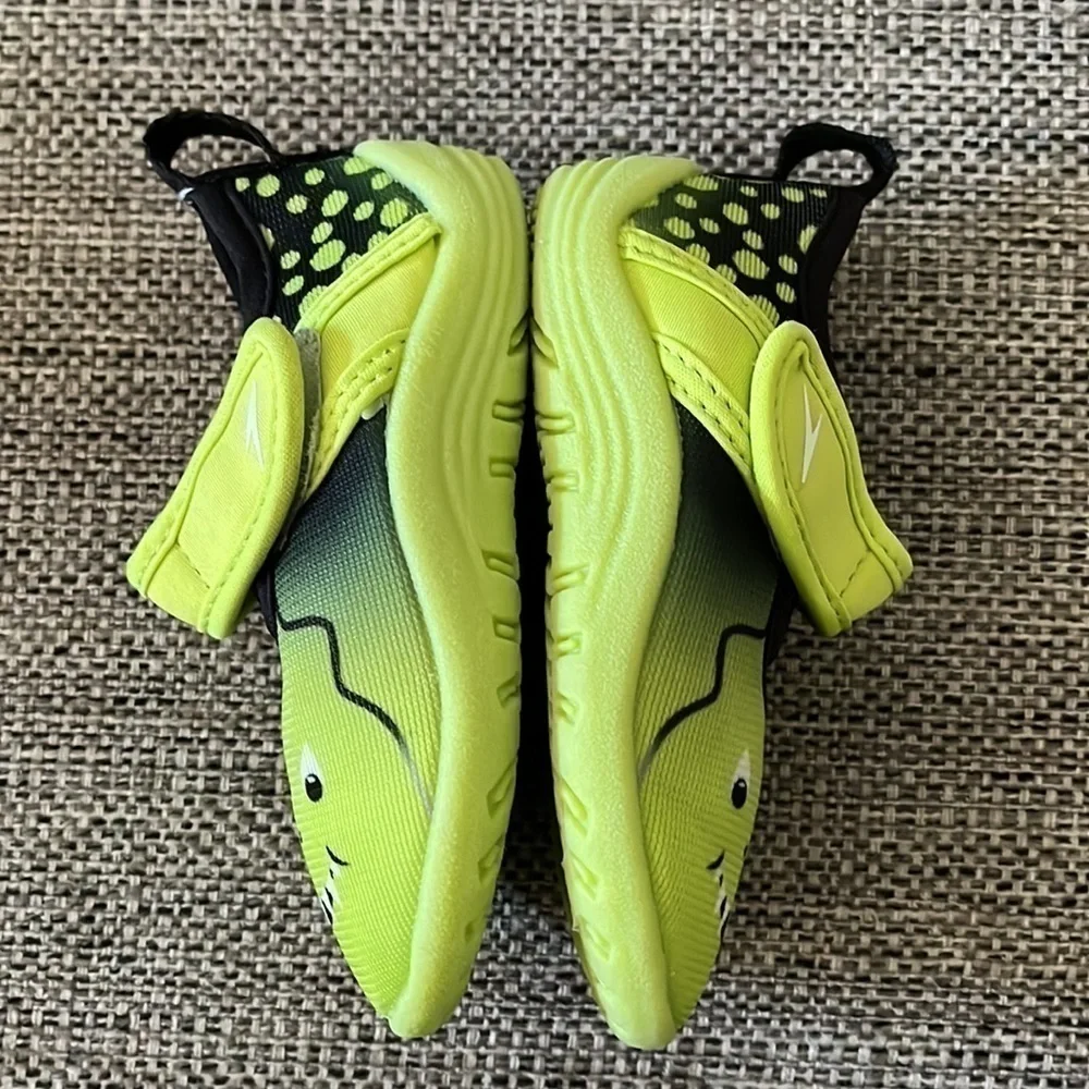 SPEEDO, dinosaur water shoes, slippers, size 5-6